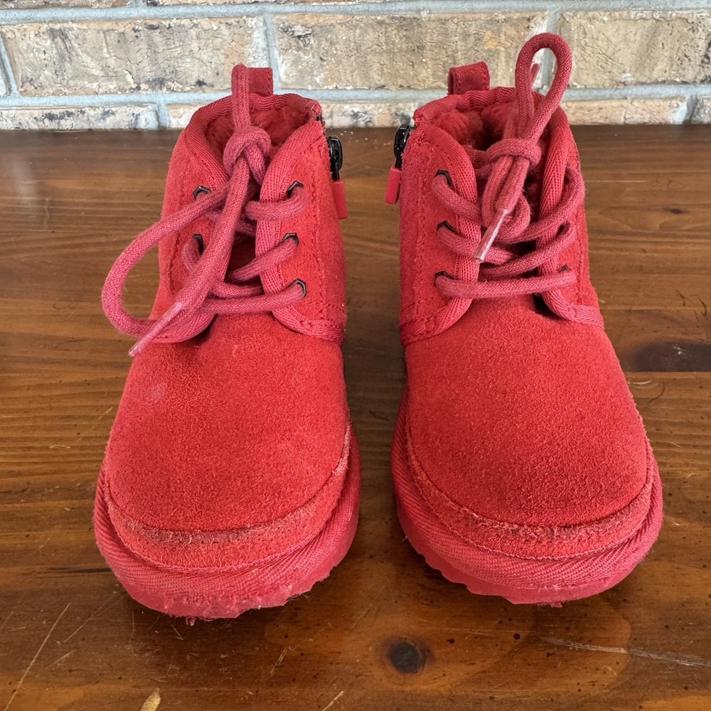 TODDLER'S UGG NEUMEL II – COZY SUEDE CHUKKA WITH ALL-DAY COMFORT 8 sz